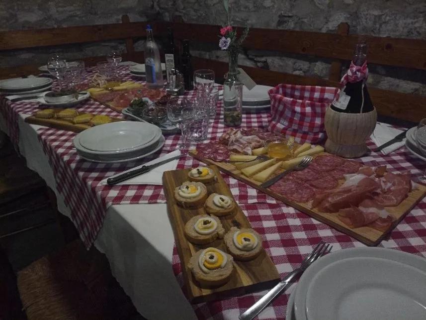 Agriturismo Il Giardino Понтасиеве Екстериор снимка